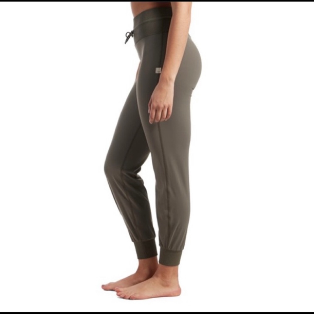 Vuori Dail Jogger. Like New.